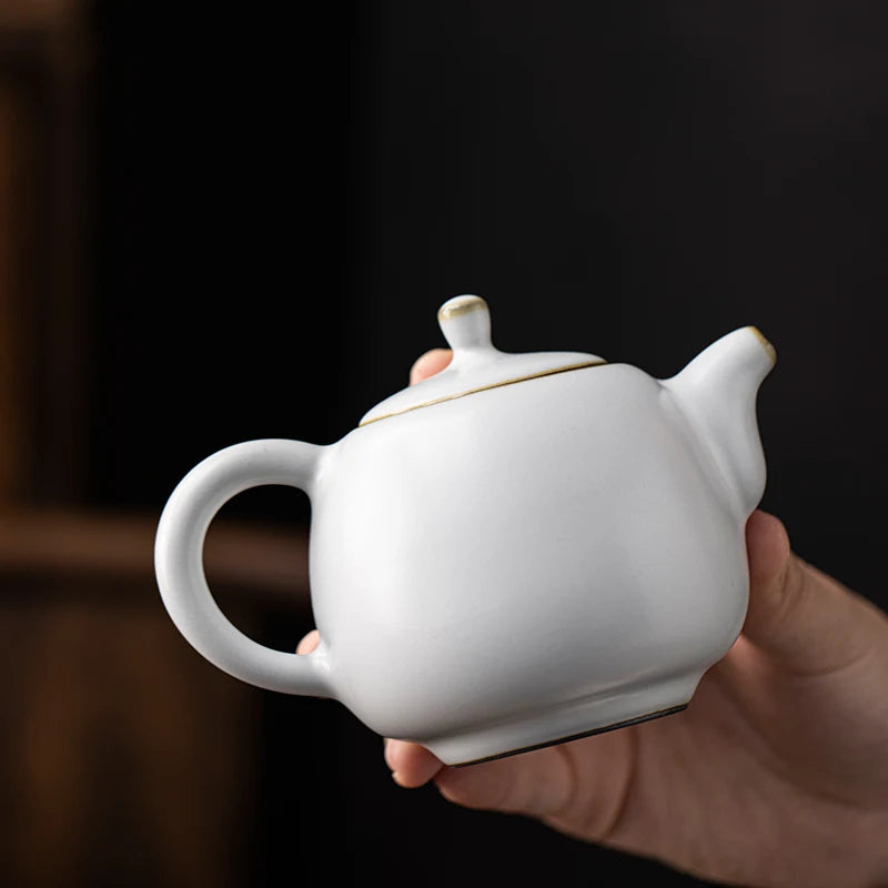 yuntasty Japanese Ceramic Teapot Cute Cat Chinese Tea Pot 180ml