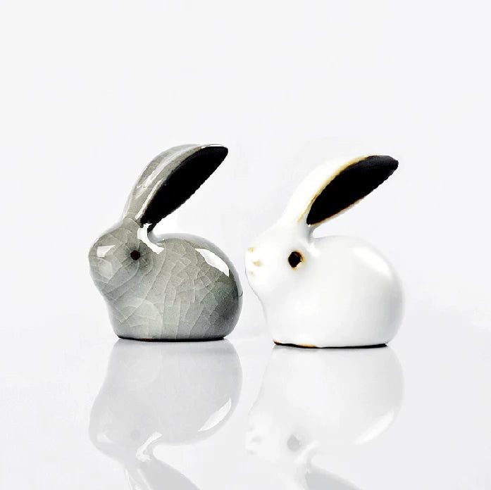 yuntasty Ceramic Tea Pet White and Grey Rabbit Porcelain Tea Play Crafts Kung Fu Tea Set Decoration
